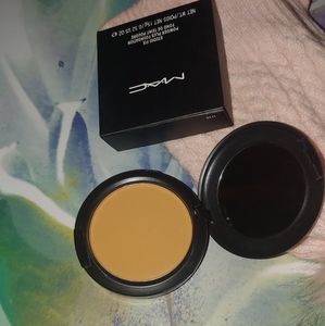 🍭 New Mac Studio Fix Powder + Foundation NC42 🍭